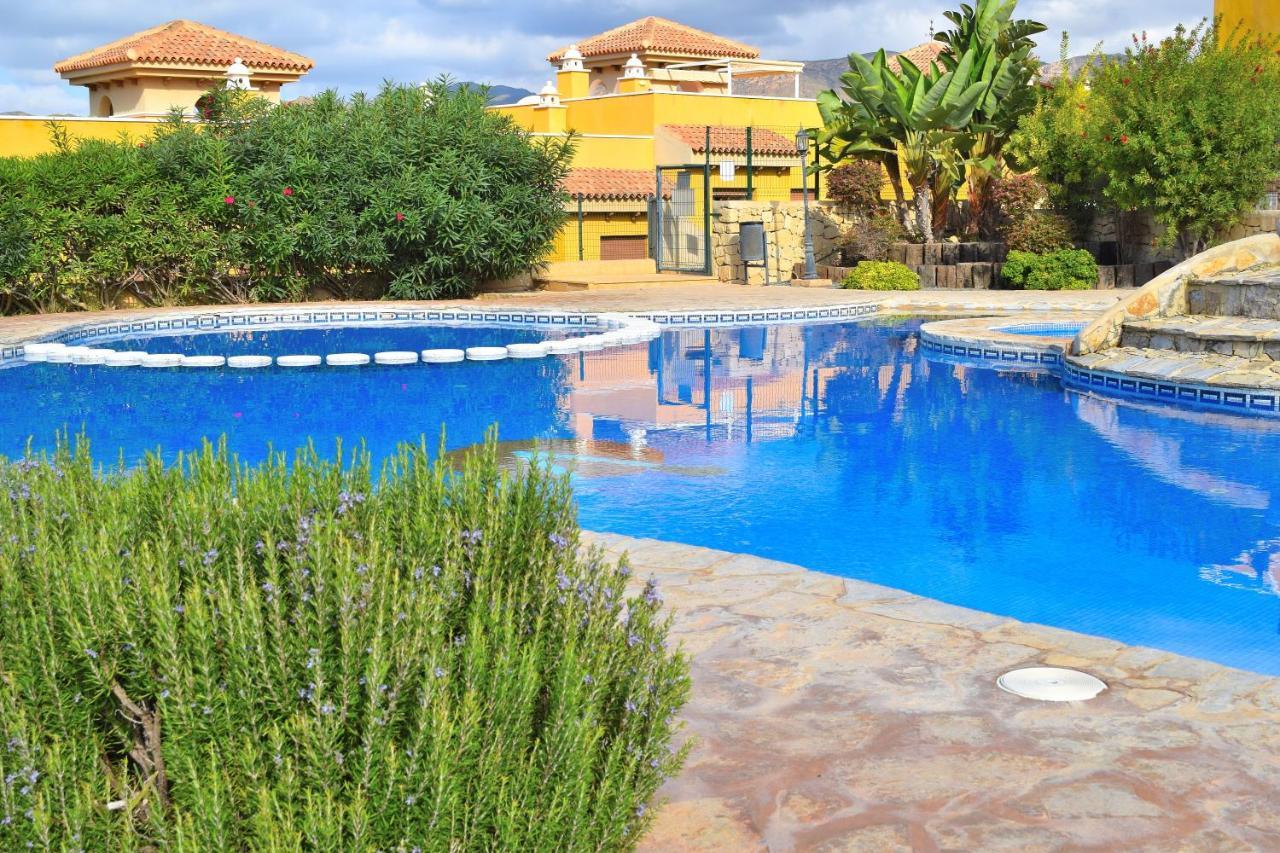 Apartamento Con Hermoso Jardin Y Ac Isla Plana Esterno foto